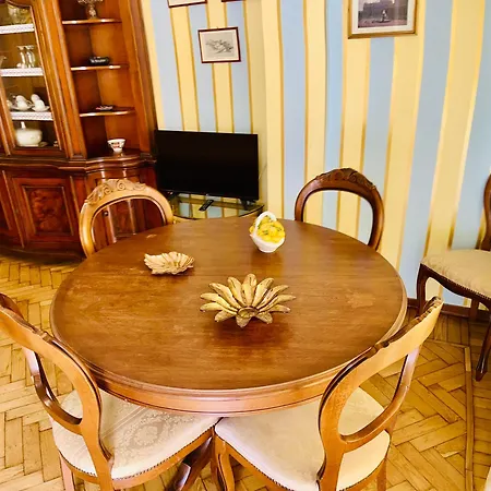 Ampio Apartman *